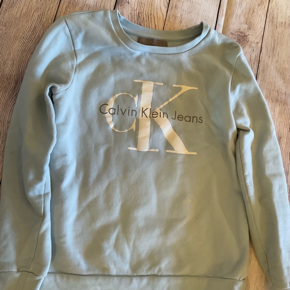 Calvin Klein sweatshirt